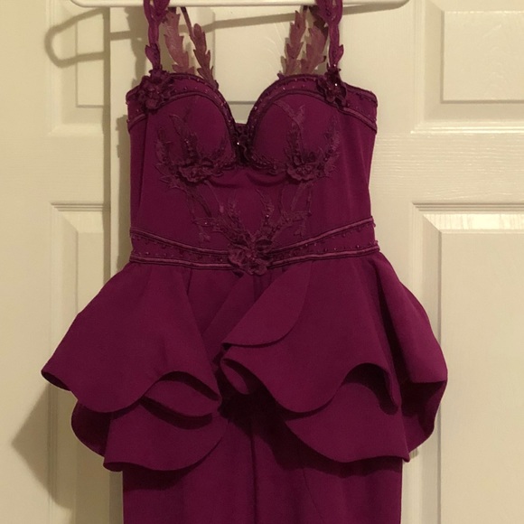 Dresses - Picture 4 of 6